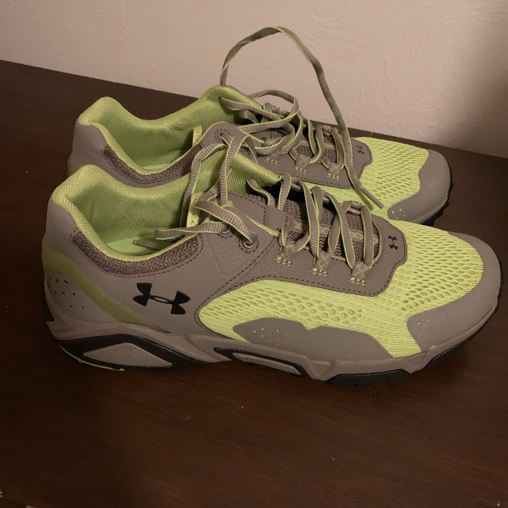 Men’s Under Armour Hiking Shoes NWOT